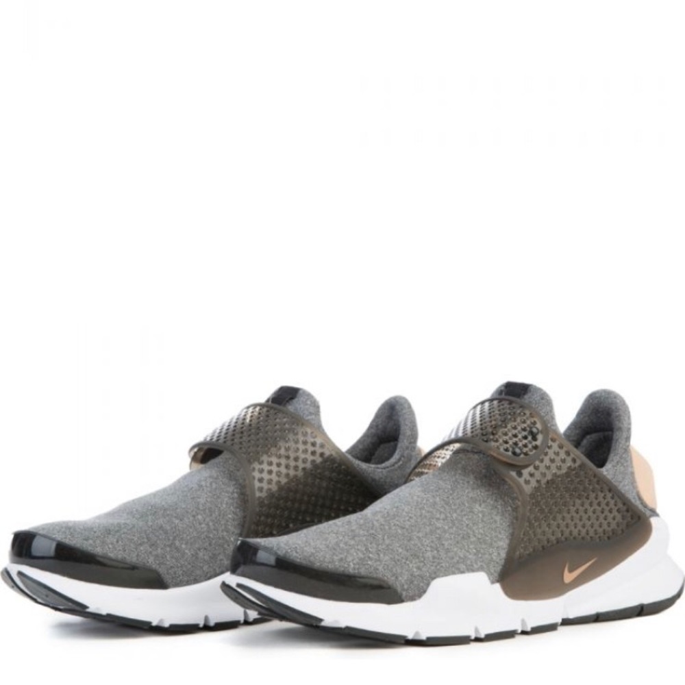 Gym shoes